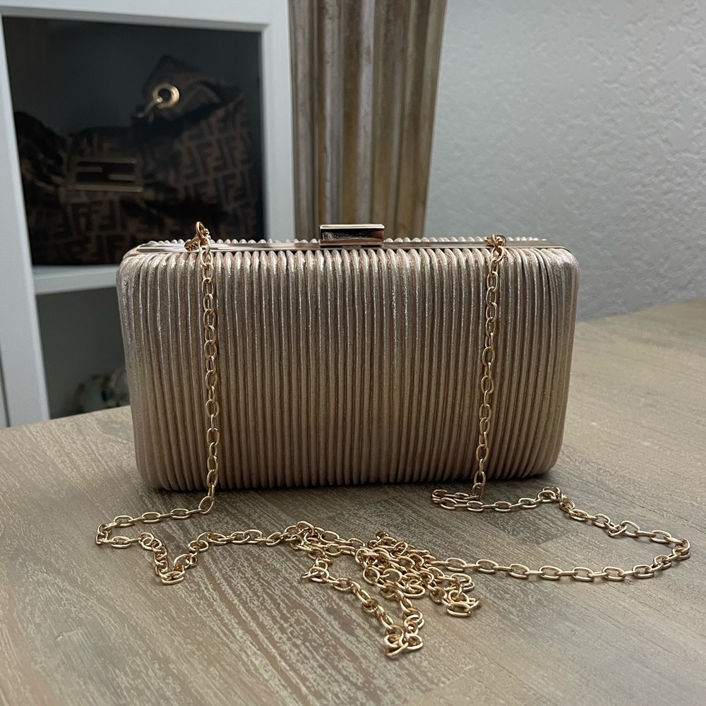 NEW!!! Gold Party clutch!!!